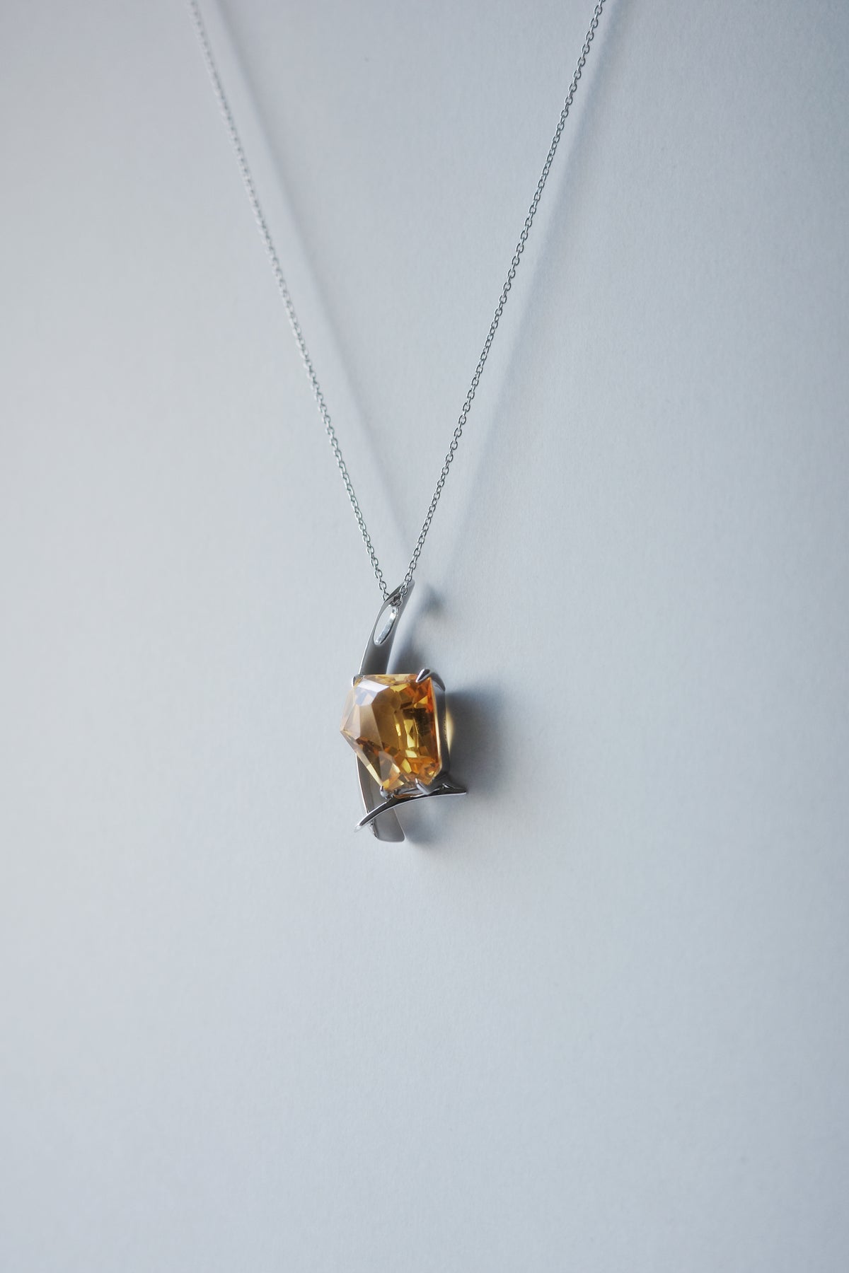 Polaris Line Necklace / Silver - Citrine