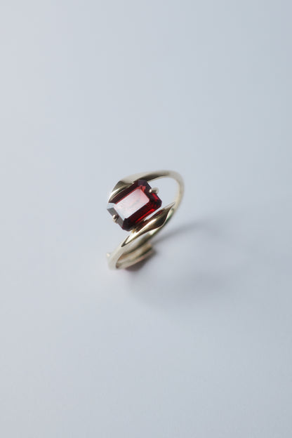 Polaris Line Ring  / K10 - Garnet