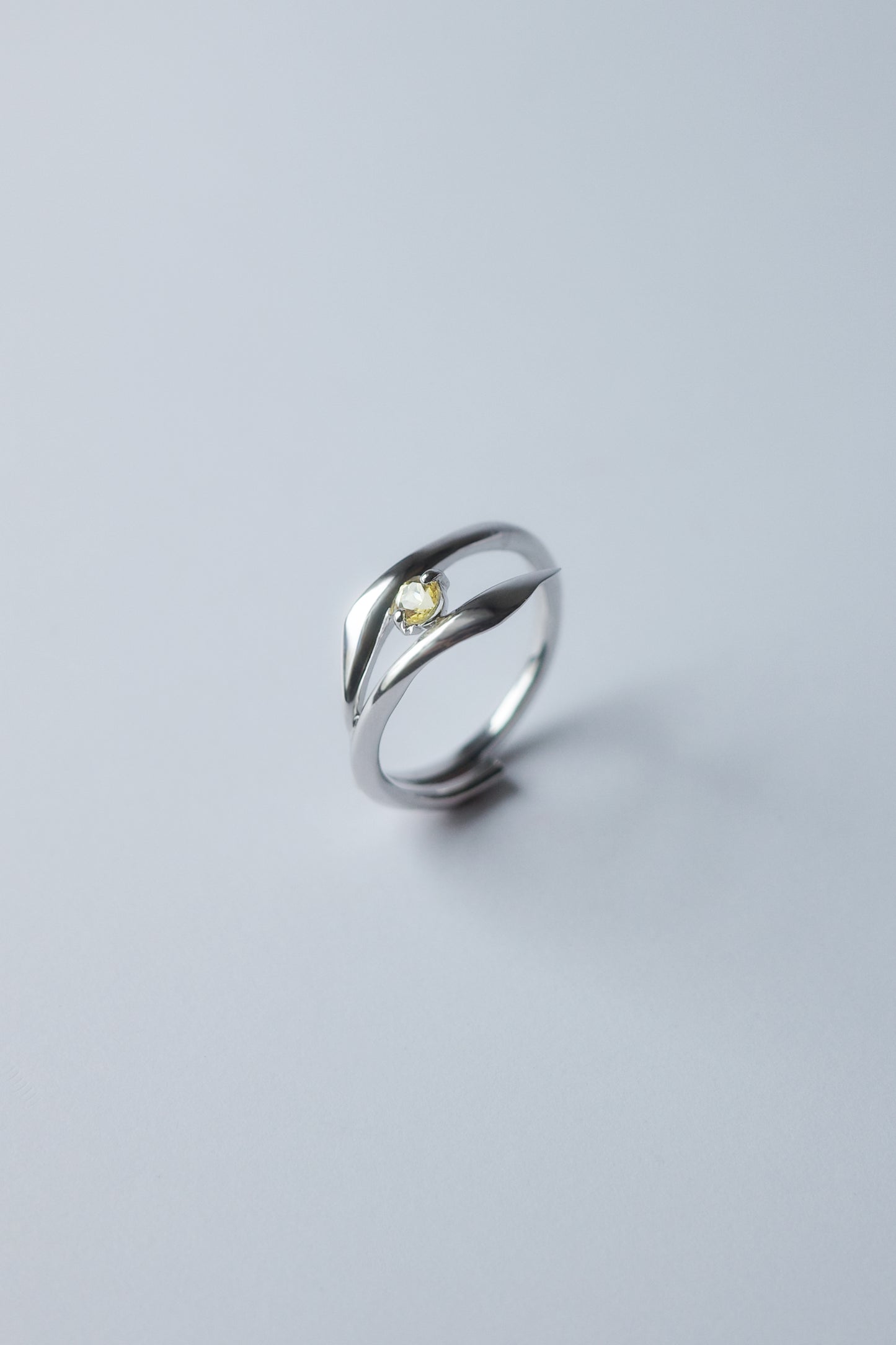 Polaris Line Ring  / Silver - Yellow Beryl
