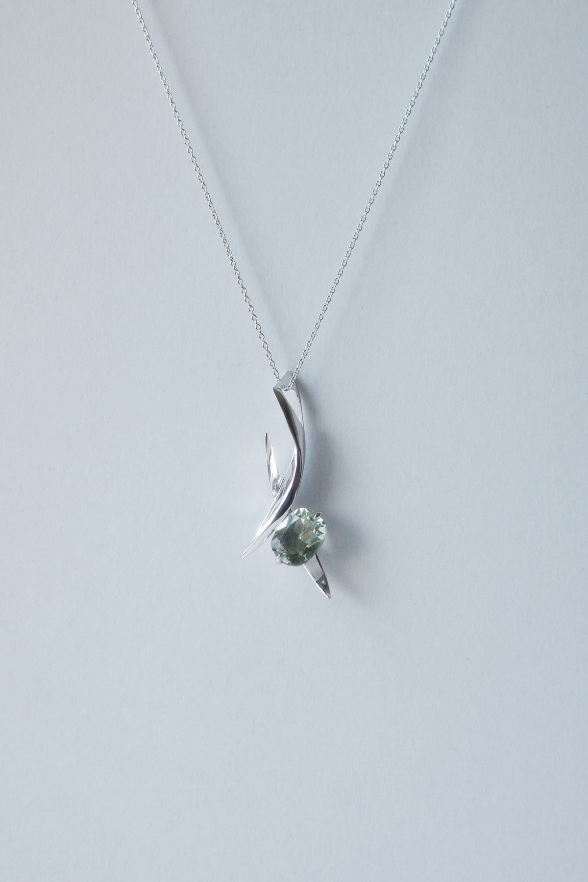 Polaris Line Necklace  / Silver - Green Amethyst