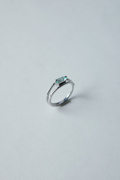 Polaris Line Ring  / Silver - Green Beryl