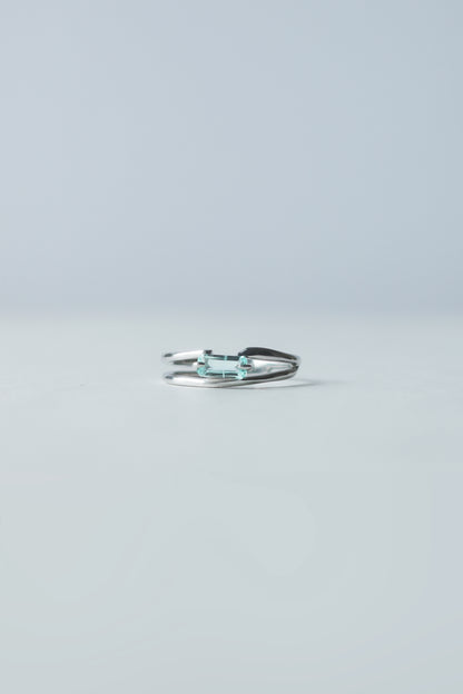 Polaris Line Ring  / Silver - Green Beryl