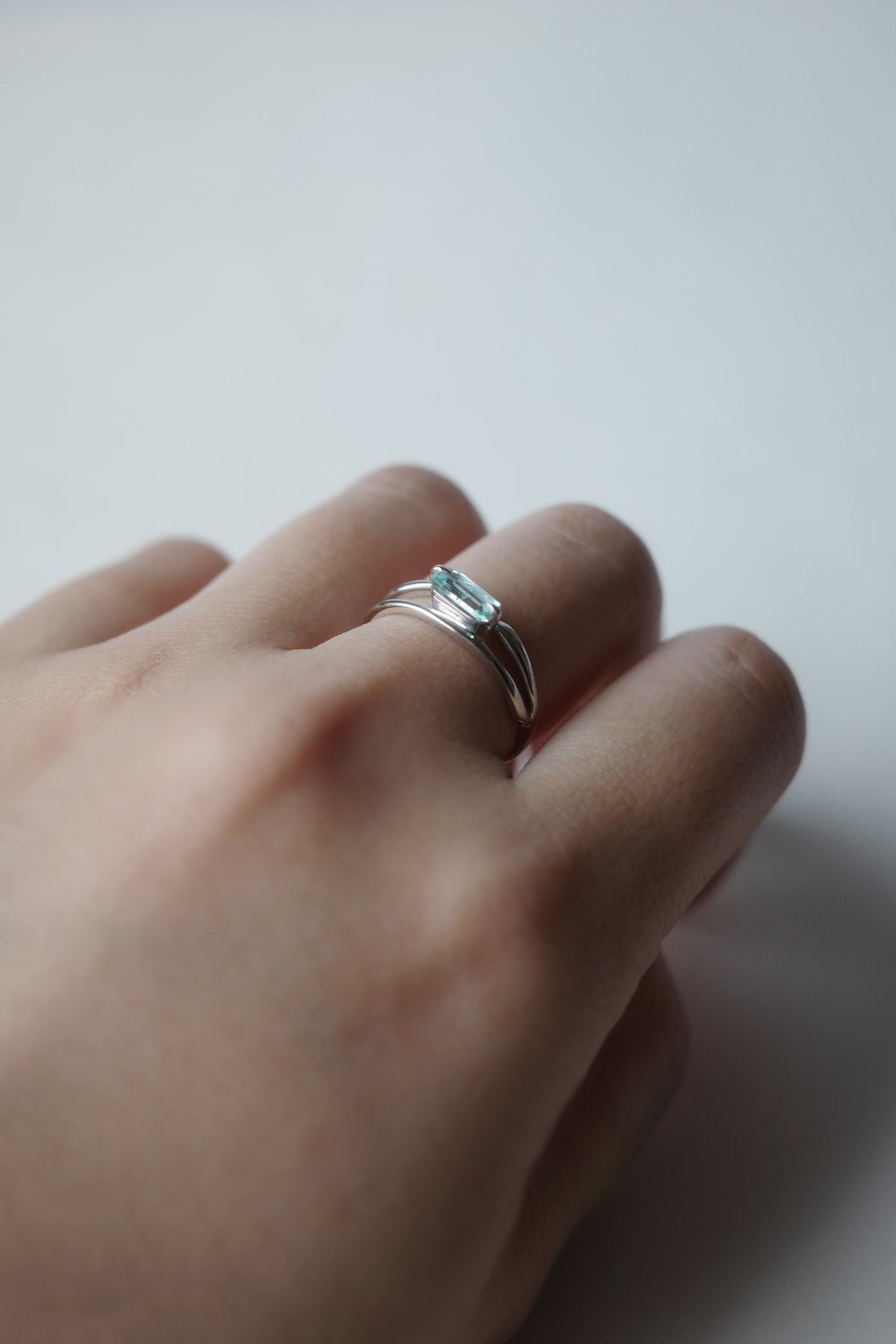 Polaris Line Ring  / Silver - Green Beryl