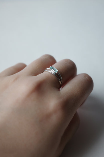 Polaris Line Ring  / Silver - Green Beryl