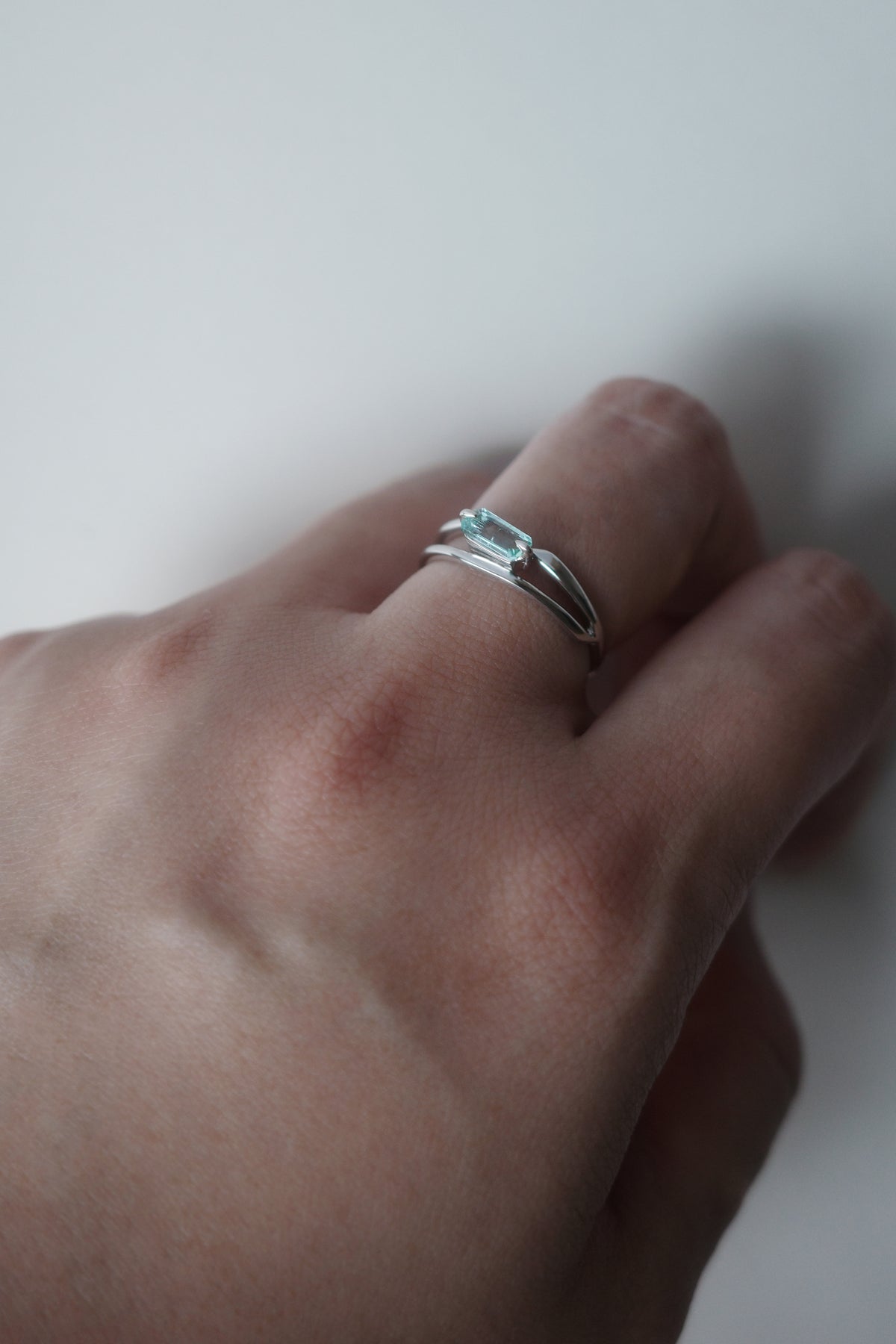 Polaris Line Ring  / Silver - Green Beryl